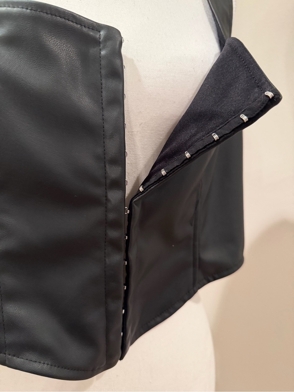Princess Polly Faux Leather Corset Cropped Top - Hook-and-Eye - Picture 4 of 4